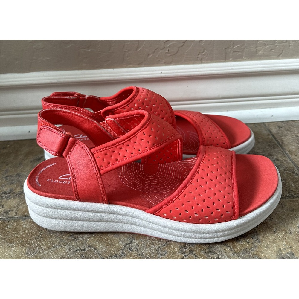 Clarks Drift Fern Sandal in Grenadine, Size 8.5M